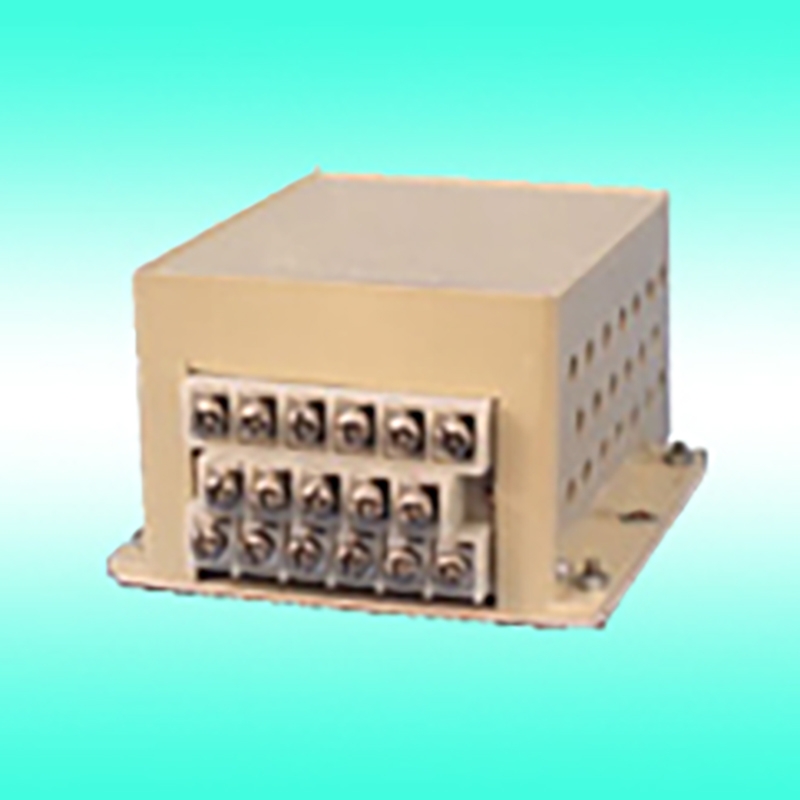 FJQ-3三(sān)相移相(xiàng)或過零(ling)可控矽(xi)觸發附(fù)加器