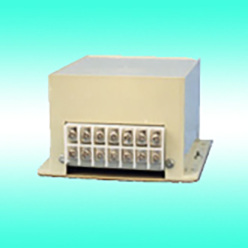 FJQ-3三相(xiang)移相或(huo)過零可(kě)控矽觸(chù)發附加(jia)器